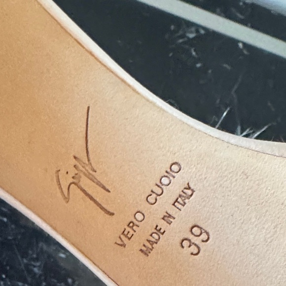 Giuseppe Zanotti Pink Mink suede Heels with Gold Spikes 39 Rare - Picture 6 of 6